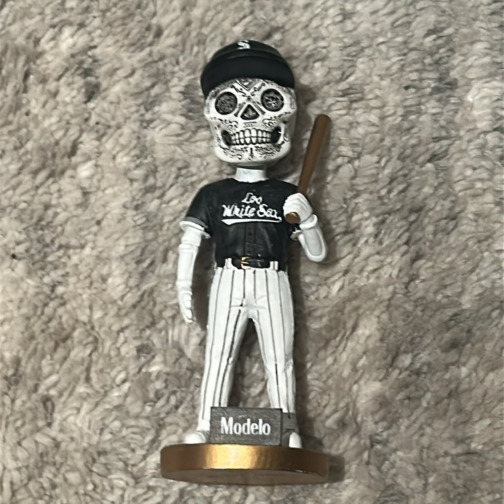 New Chicago White Sox - Sugar Skull Mascot - Dia de los Muertos Bobblehead